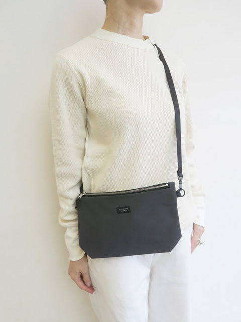 SIMPLICITY<br>W ZIP SHOULDER M