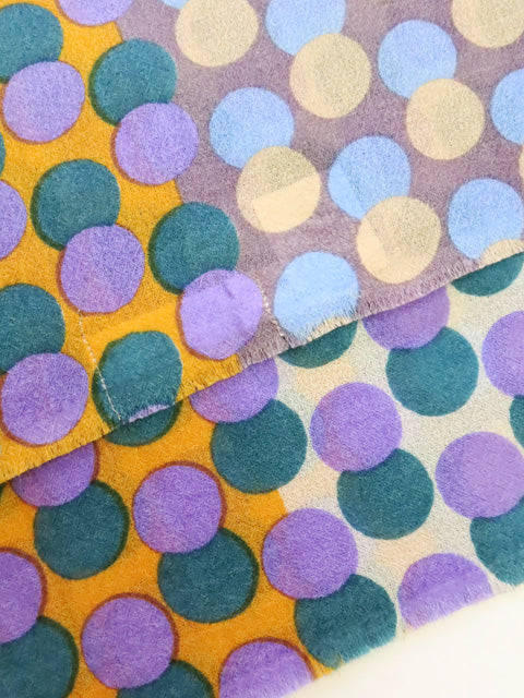 SCARF GRAPHIC CIRCLE