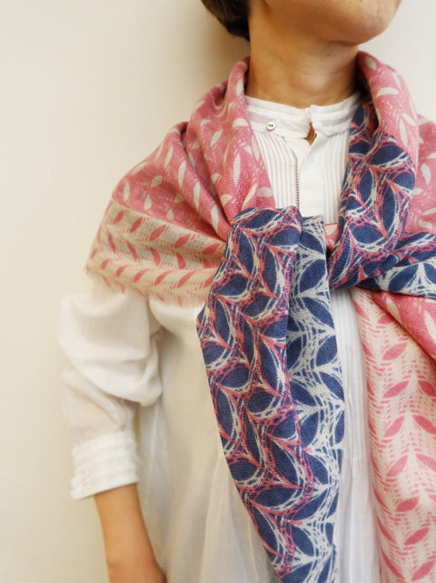 BANDANA<br>SMALL LEAVES PATTERN