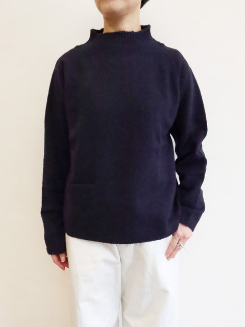 モックネック<br>ポケット付きプルオーバー