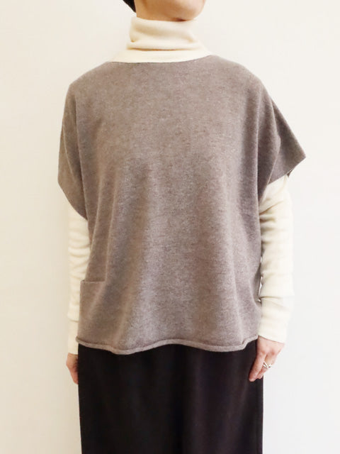 ポケット付きプルオーバー