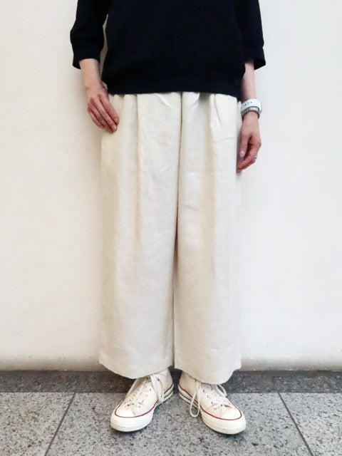 ソリッドリネン ヴォヤージュパンツ