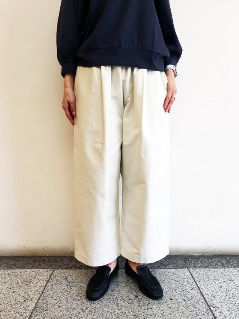 バックサテンロイヤルパンツ