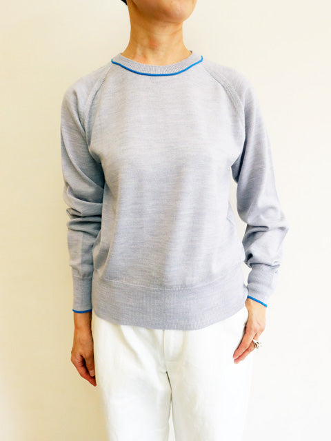 クルーネックプルオーバー