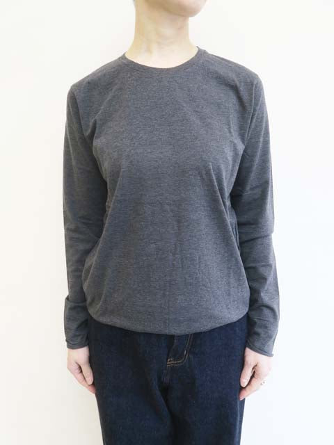 クルーネックプルオーバー