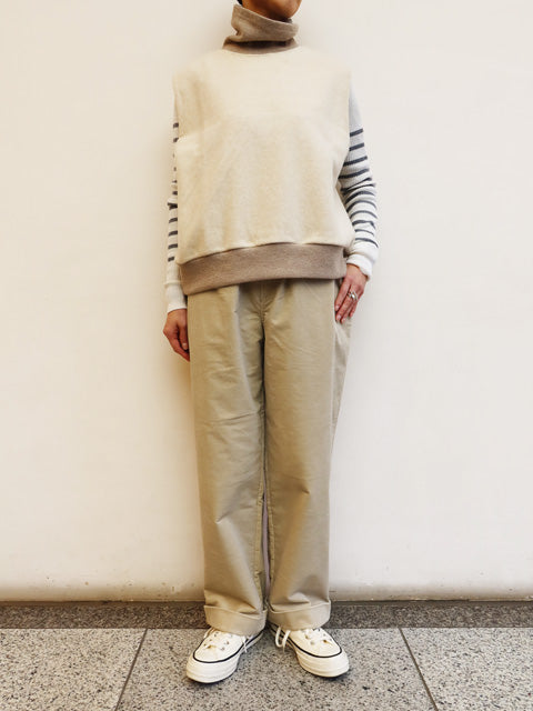 タートルネックプルオーバーベスト