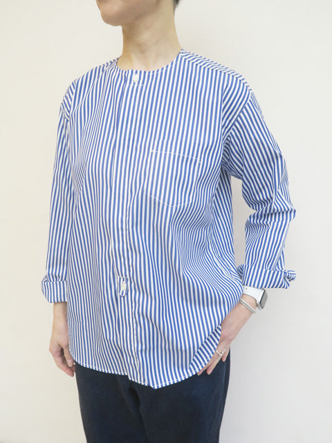 ノーカラーシャツ