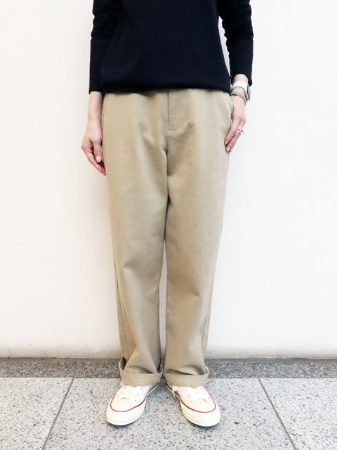 チノストレートパンツ
