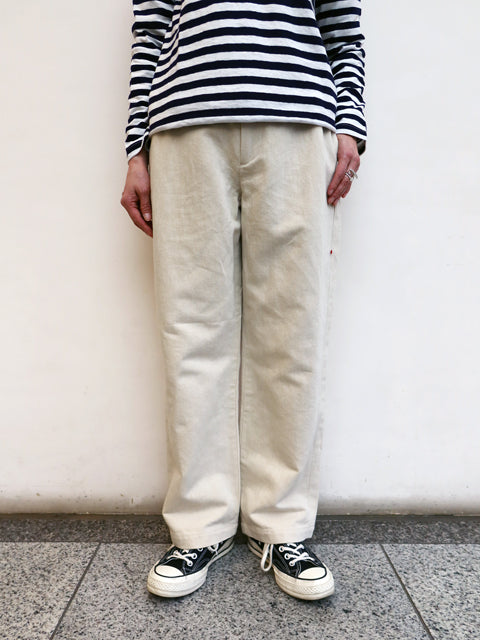 ストレートパンツ