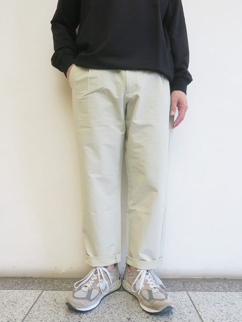 ONE TUCK TAPERED<br>ANKLE PANTS