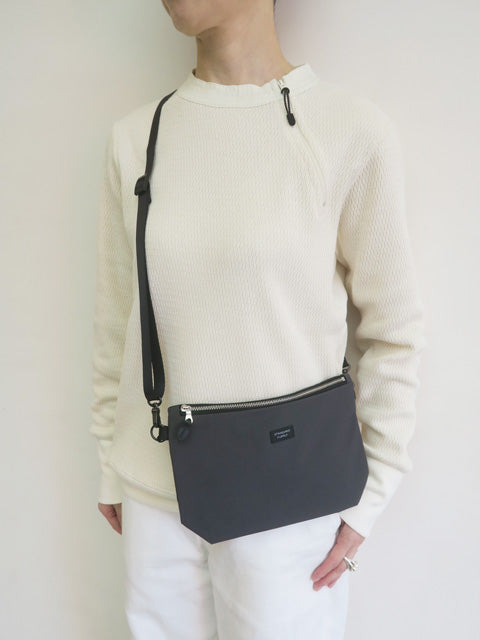 SIMPLICITY<br>W ZIP SHOULDER M