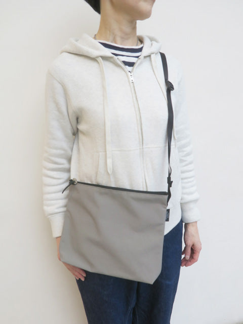 SIMPLICITY<br>ZIP SHOULDER