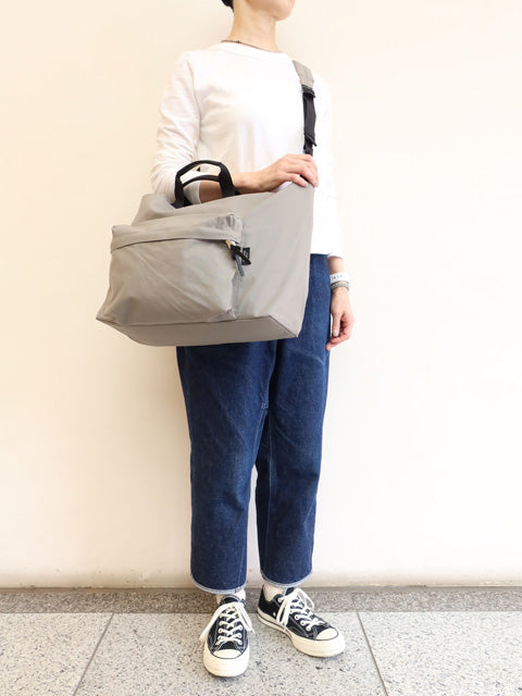 SIMPLICITY<br>FRONT POCKET SHOULDER