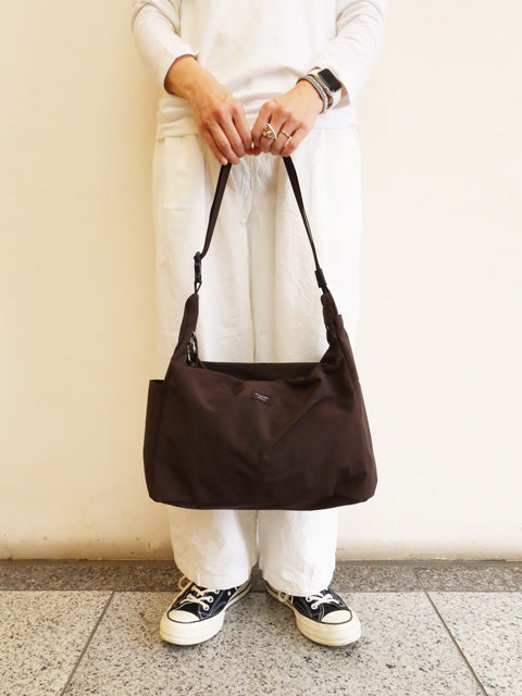 SIMPLICITY<br>TRIANGLE SHOULDER <br>DARK BROWN EDITION