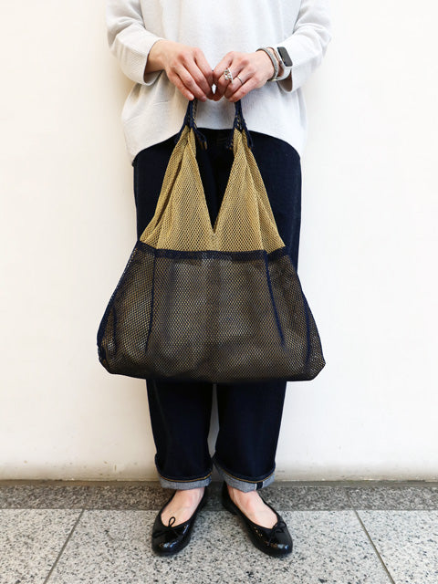 MESH BAG<br>TRIANGLE