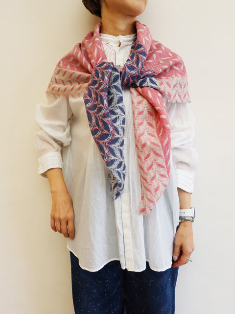BANDANA<br>SMALL LEAVES PATTERN