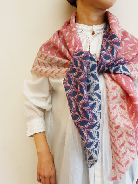 BANDANA<br>SMALL LEAVES PATTERN