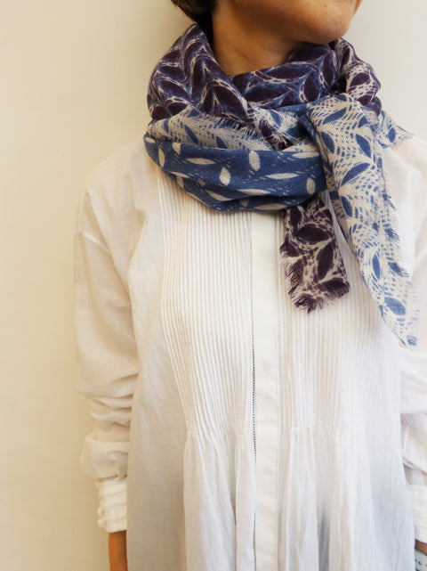 BANDANA<br>SMALL LEAVES PATTERN