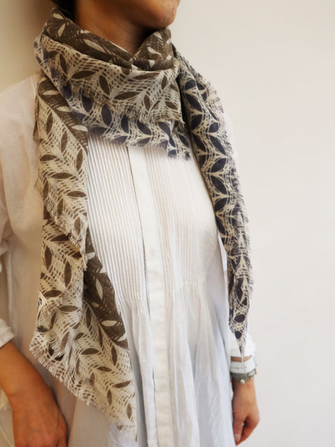 BANDANA<br>SMALL LEAVES PATTERN