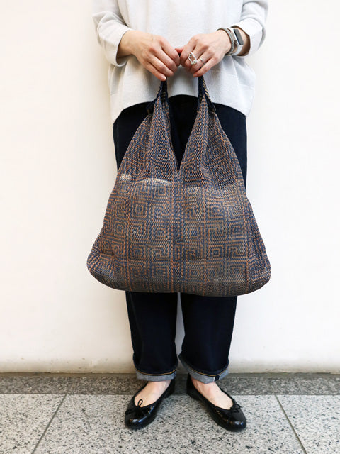 MESH BAG<br>TRIANGLE