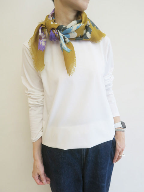 SALE<br>SCARF BED OF FLOWERS