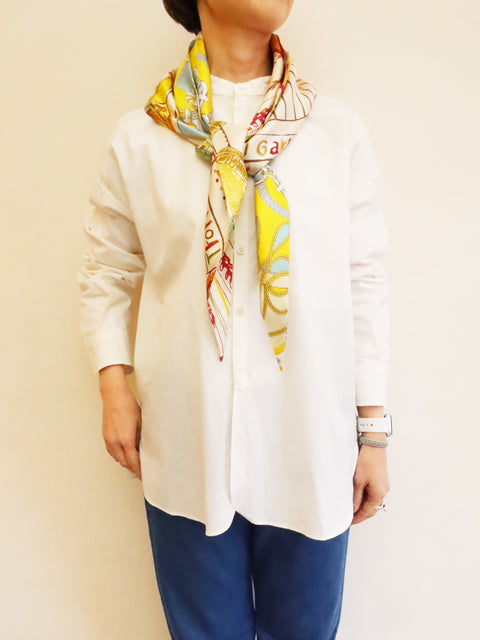 シルク ダイヤ型スカーフ<br>トロピカルガーデン