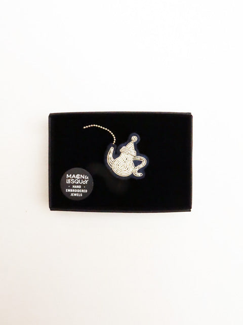 BROOCH