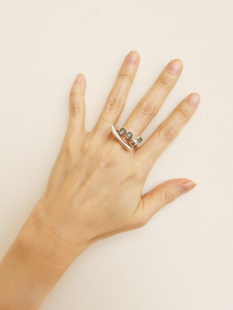 GREYMOONSTONE<br>PISTILLI SILVER RING