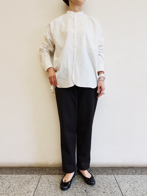 テーパードパンツ