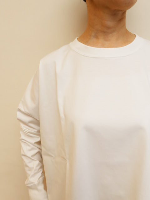 オーバーサイズプルオーバー