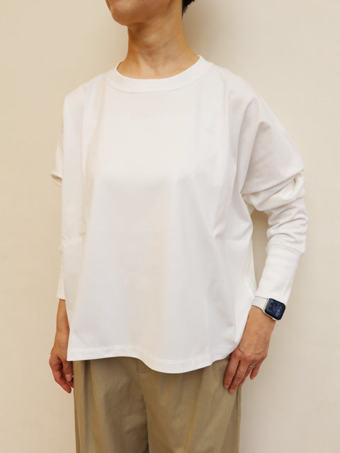 オーバーサイズプルオーバー