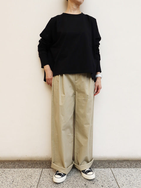 オーバーサイズプルオーバー