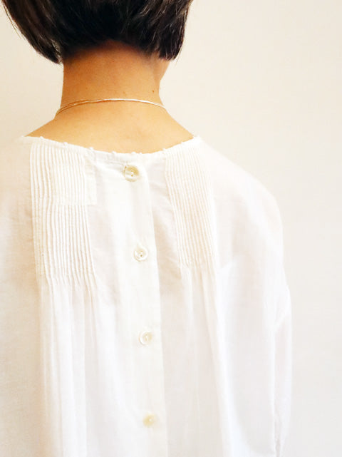 PINTUCK BLOUSE