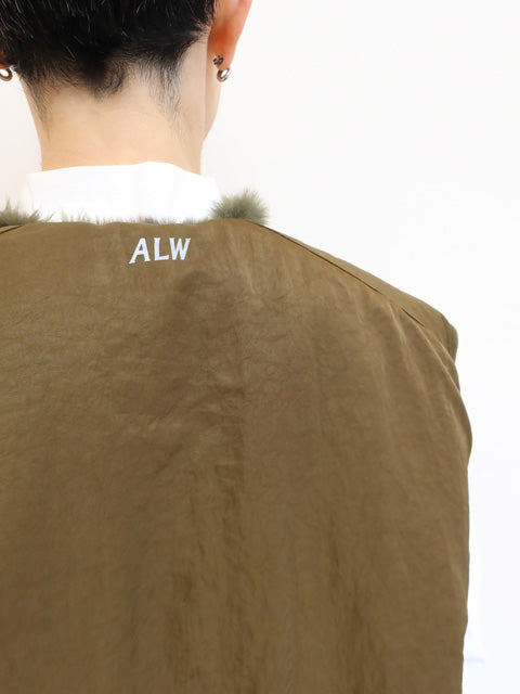 REVERSIBLE<br>SLEEVELESS JACKET