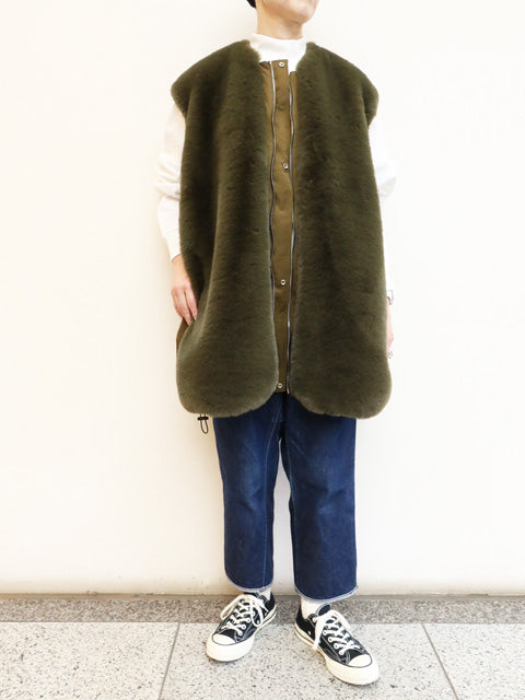 REVERSIBLE<br>SLEEVELESS JACKET
