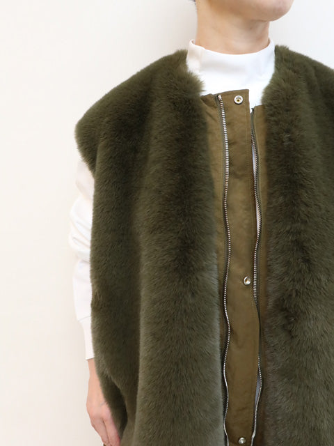 REVERSIBLE<br>SLEEVELESS JACKET