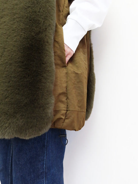 REVERSIBLE<br>SLEEVELESS JACKET