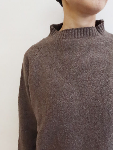 モックネック<br>ポケット付きプルオーバー