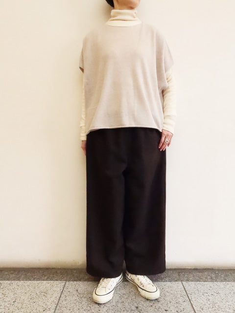 ポケット付きプルオーバー