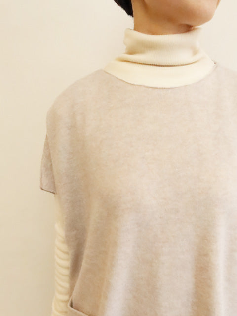 ポケット付きプルオーバー