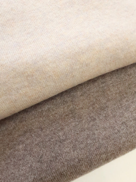 ポケット付きプルオーバー