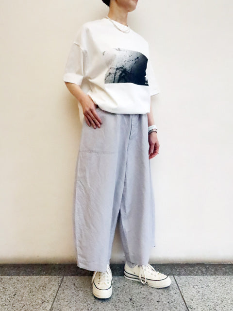 G. MODEL PANTS