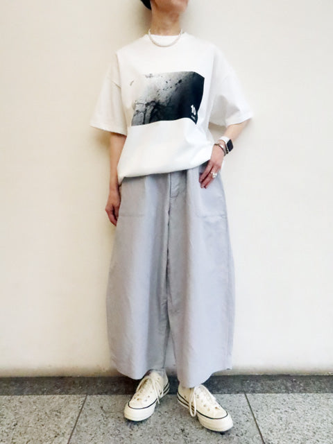 G. MODEL PANTS