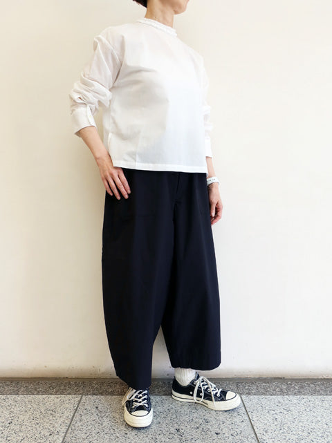 G. MODEL PANTS