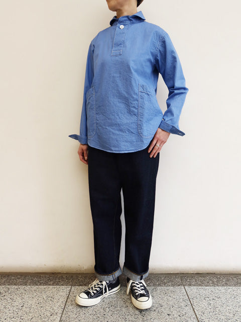 プルオーバーシャツ