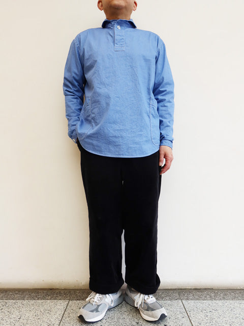 プルオーバーシャツ