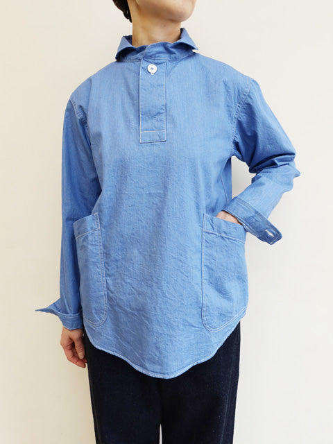 プルオーバーシャツ