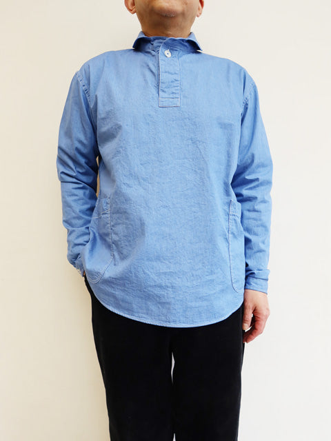 プルオーバーシャツ