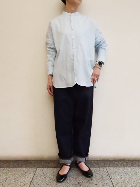 ノーカラーシャツ
