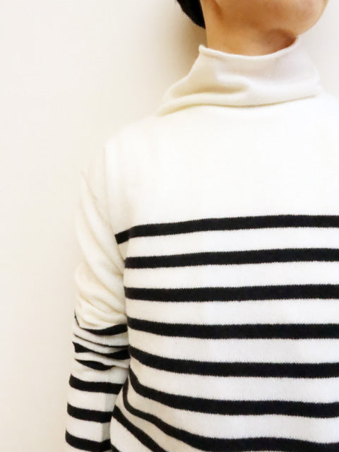 スコットランドカシミヤ<br>タートルネックプルオーバー